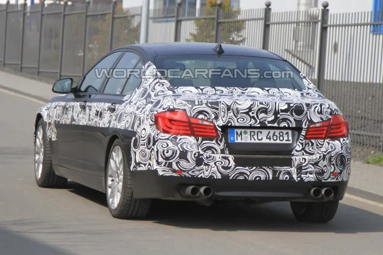 Bmw M5 F10 foto spia 20-04-10 - 2