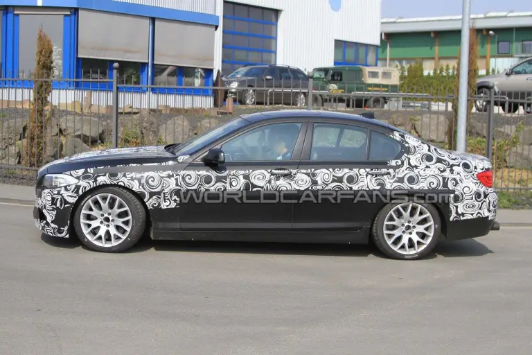Bmw M5 F10 foto spia 20-04-10 - 4