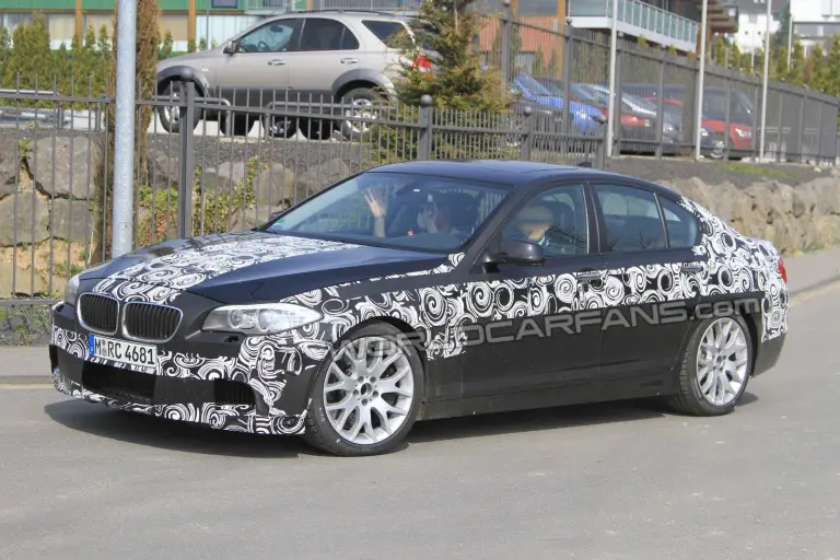Bmw M5 F10 foto spia 20-04-10 - 5