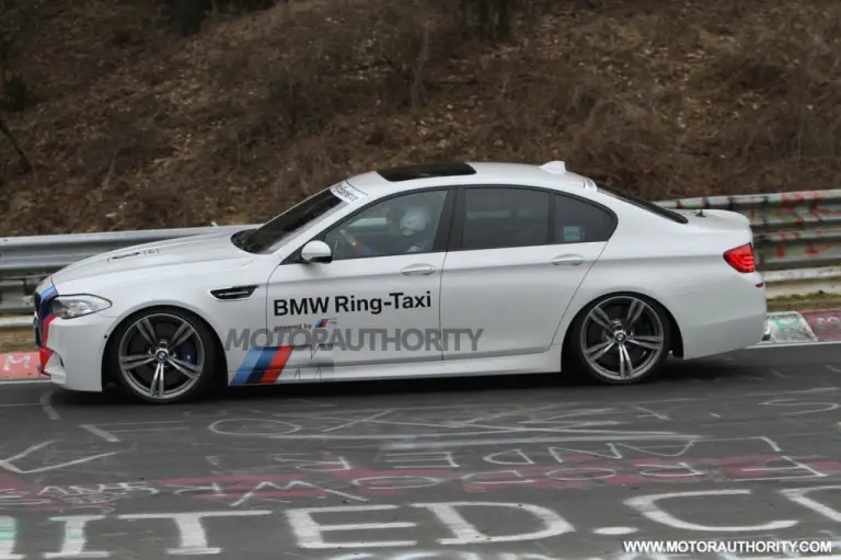 BMW M5 Ring Taxi - Foto spia 19-03-2012 - 7