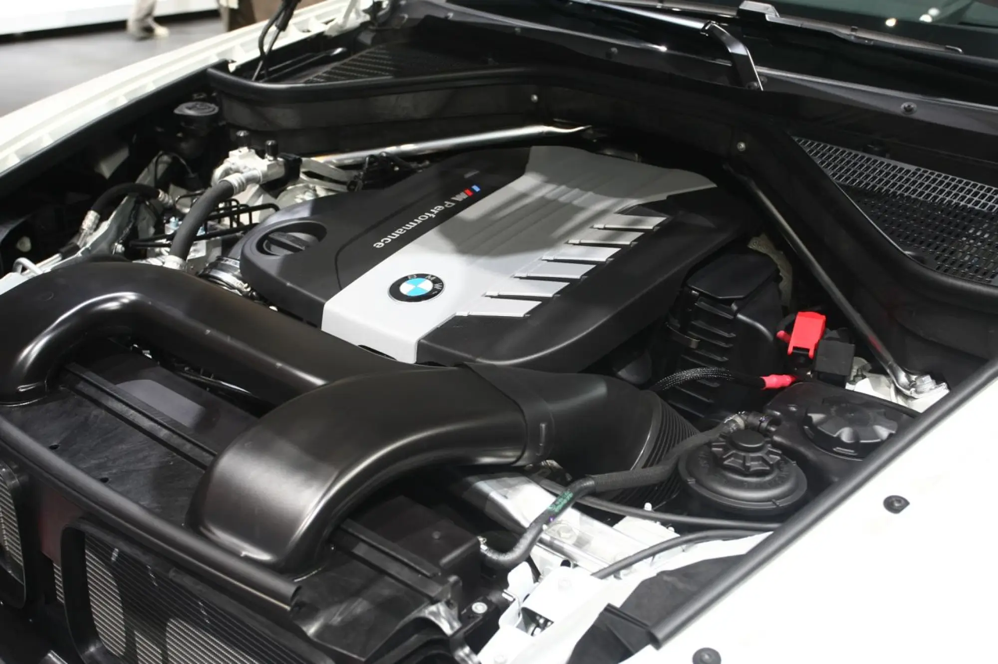 BMW M550d e BMW X6 M50d - Salone di Ginevra 2012 - 13