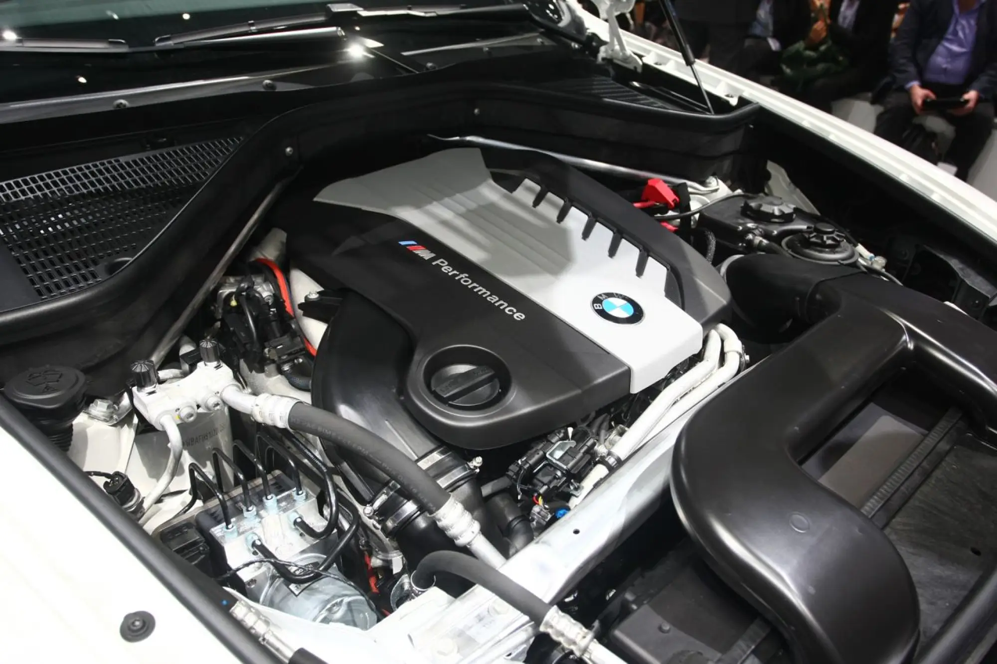 BMW M550d e BMW X6 M50d - Salone di Ginevra 2012 - 14