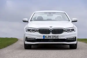 BMW M550i xDrive e 530e iPerformance - 134