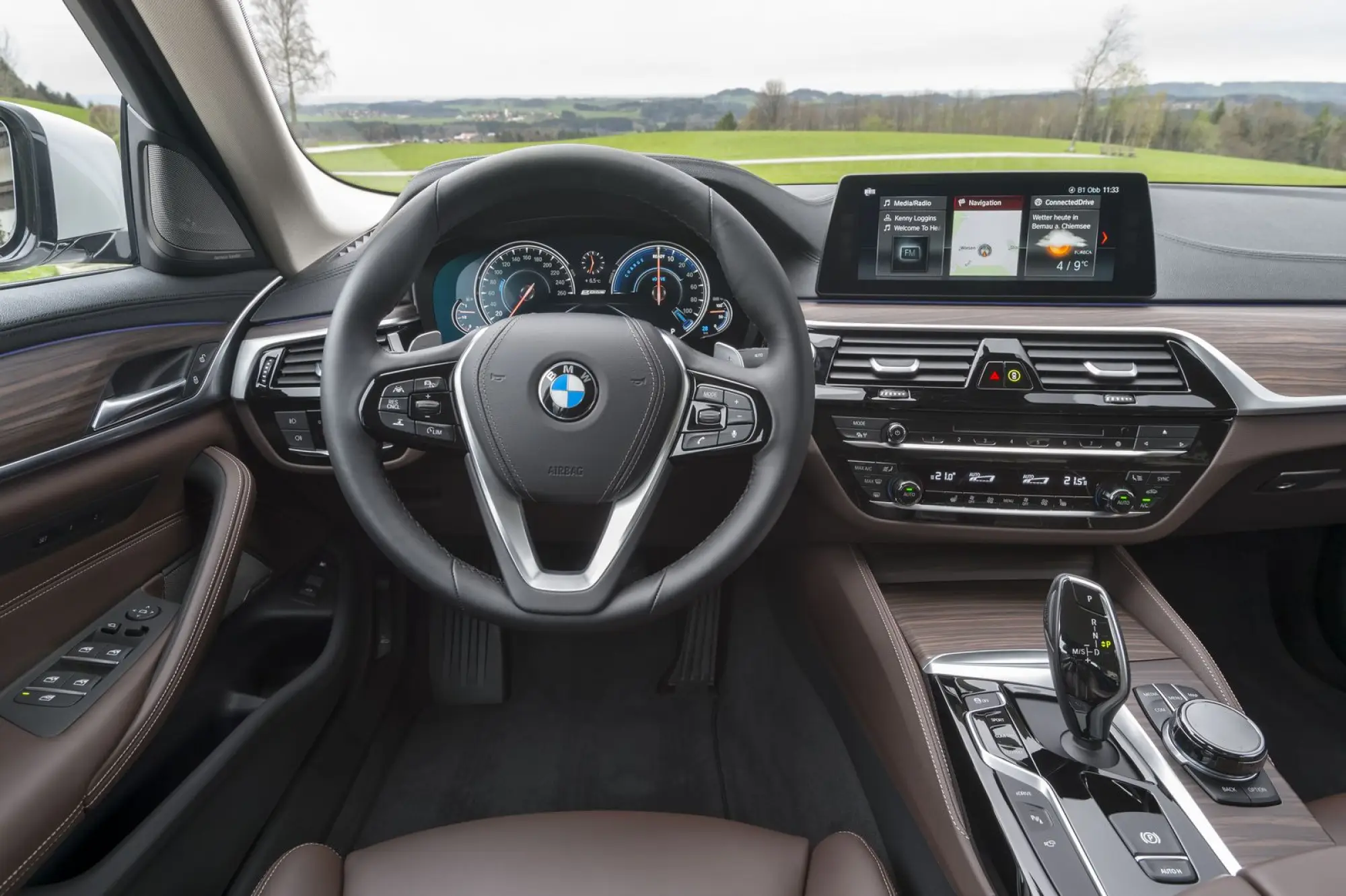 BMW M550i xDrive e 530e iPerformance - 142