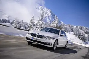 BMW M550i xDrive e 530e iPerformance - 96