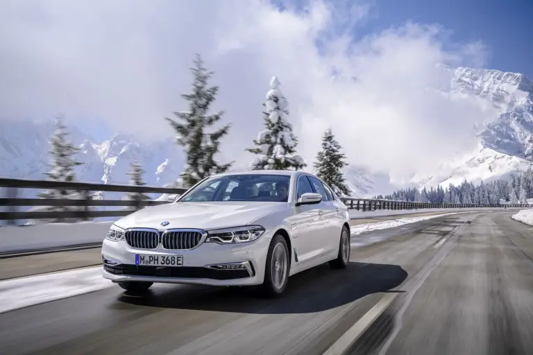 BMW M550i xDrive e 530e iPerformance - 99