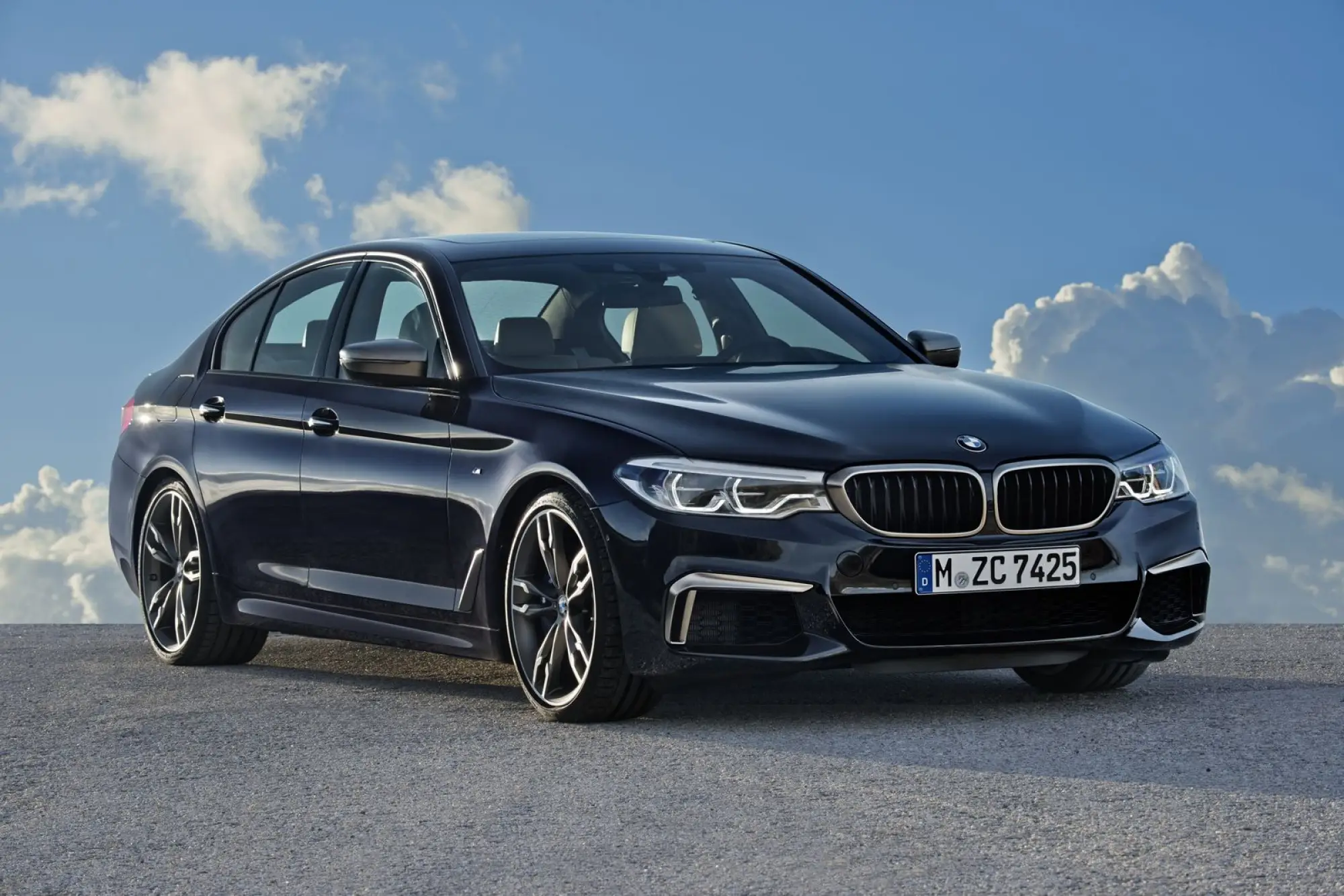 BMW M550i xDrive e 530e iPerformance - 12