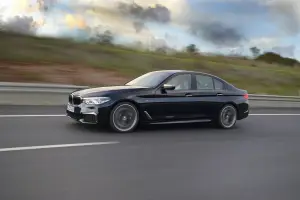 BMW M550i xDrive e 530e iPerformance - 14