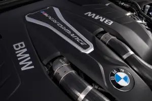 BMW M550i xDrive e 530e iPerformance - 85
