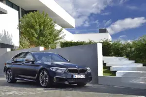 BMW M550i xDrive MY 2017