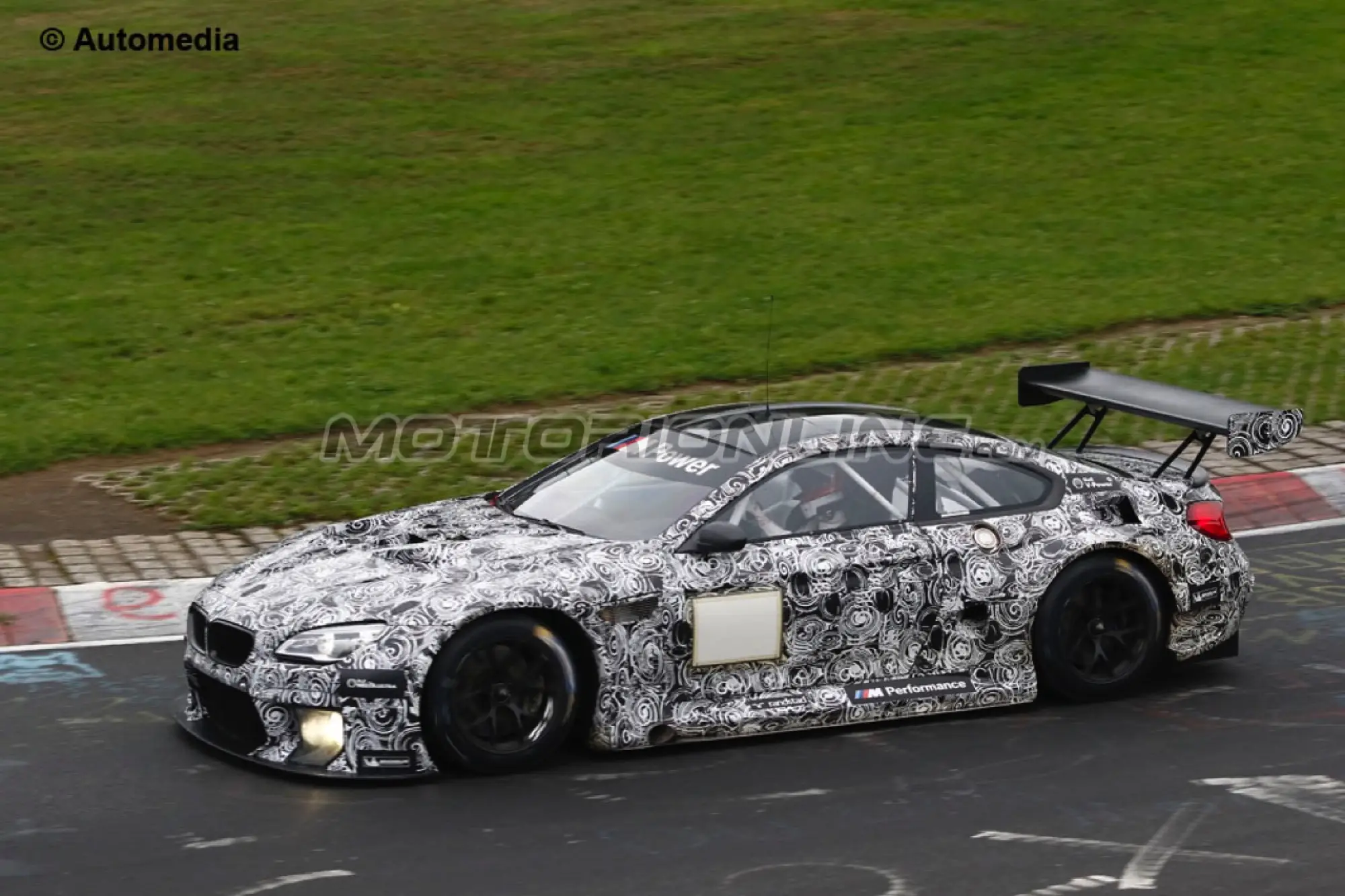 BMW M6 GT3 - Foto spia 19-08-2015 - 7