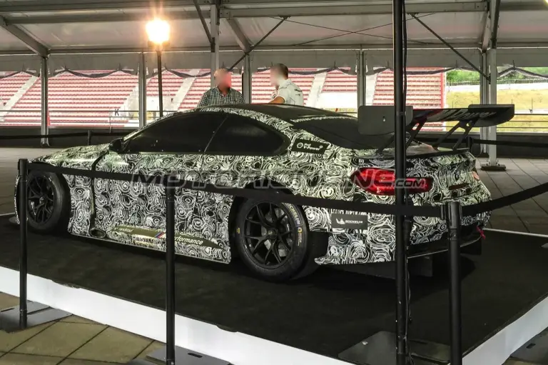 BMW M6 GT3 - Foto spia 28-07-2015 - 5