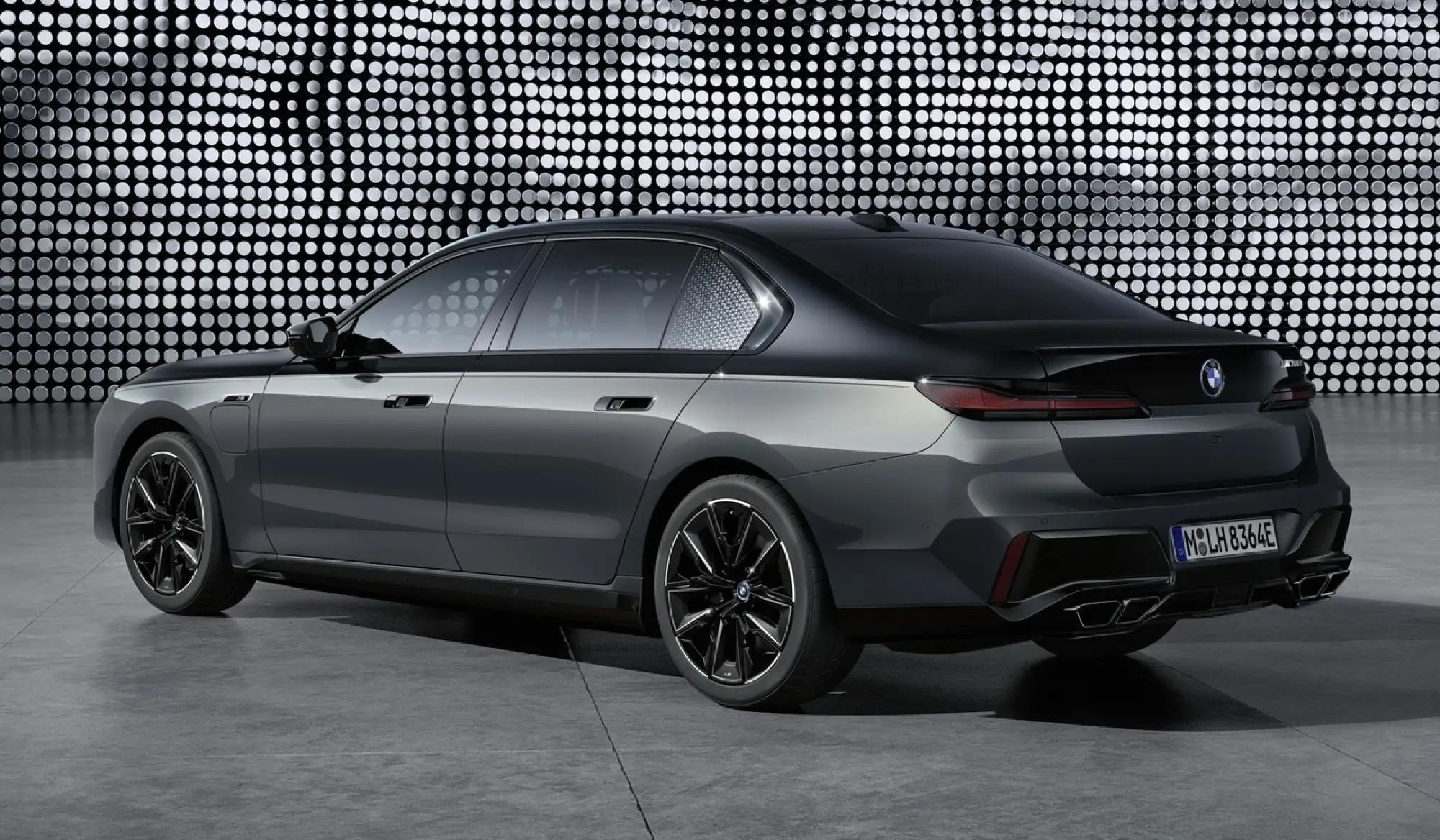 BMW M760e 2023 - Foto - 16