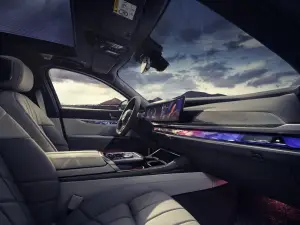 BMW M760e 2023 - Foto - 8