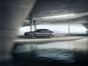 BMW M760e 2023 - Foto - 33