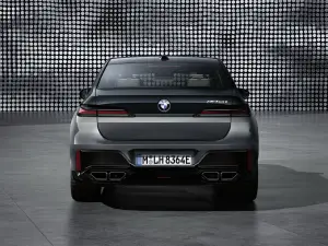 BMW M760e 2023 - Foto - 28