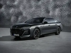 BMW M760e 2023 - Foto - 26