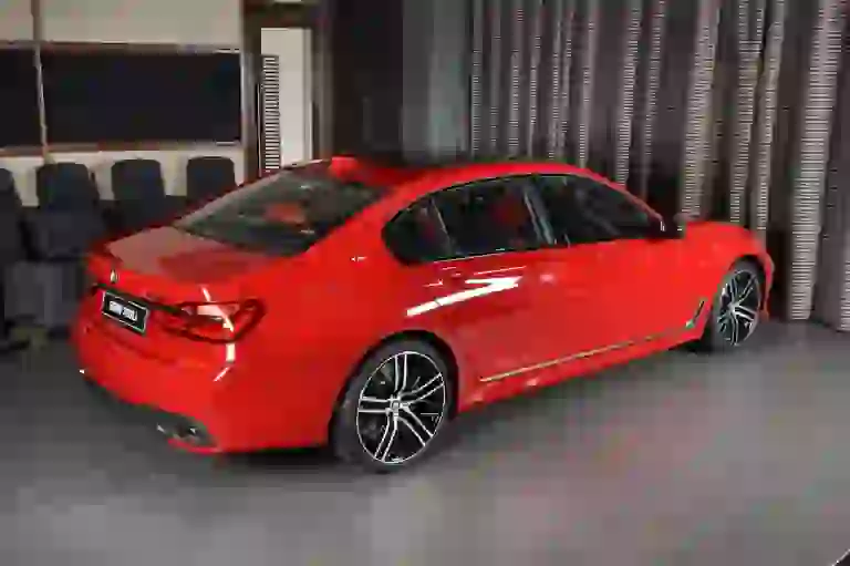 BMW M760Li Imola Red - 16