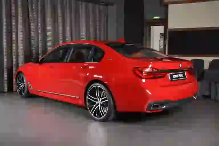 BMW M760Li Imola Red - 17