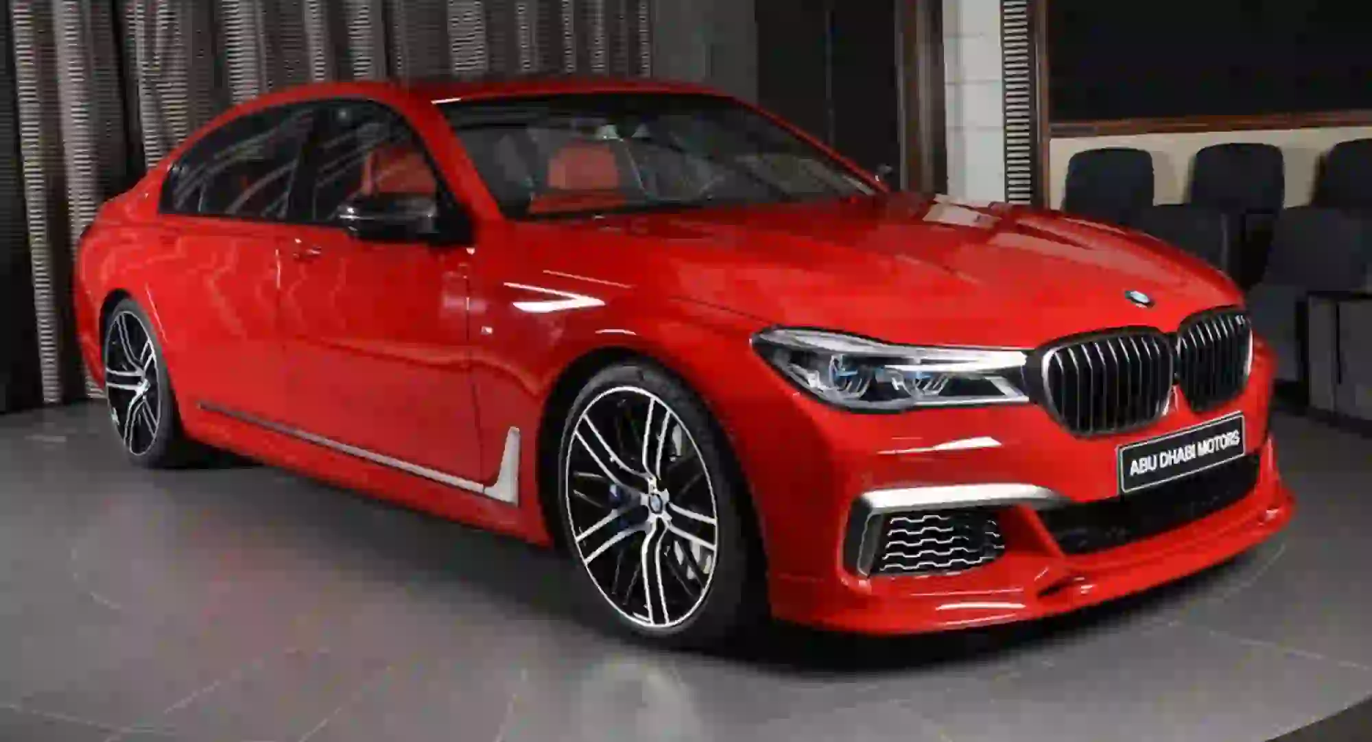 BMW M760Li Imola Red - 19