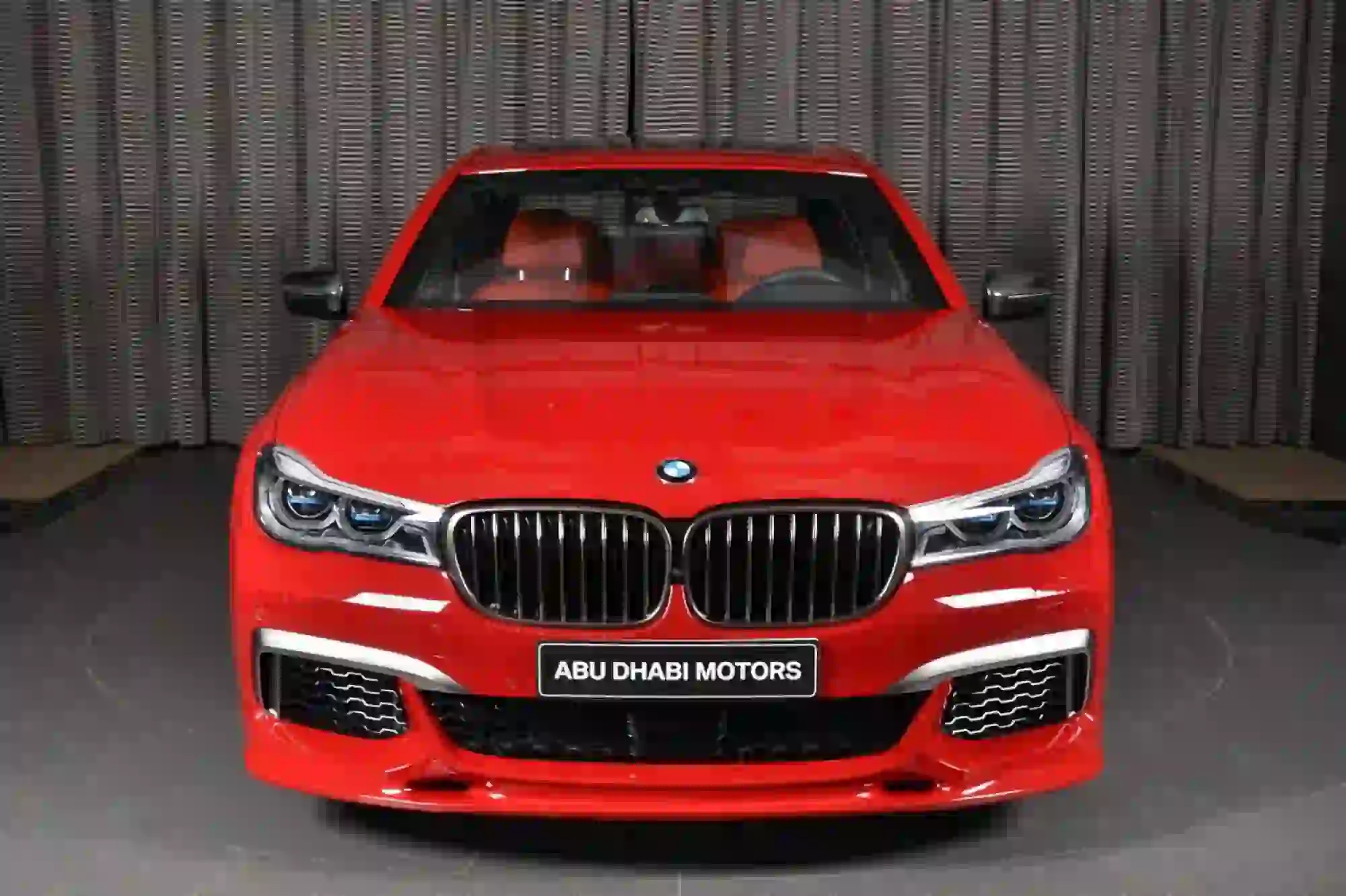 BMW M760Li Imola Red - 2