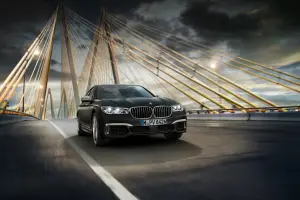 BMW M760Li xDrive MY 2017