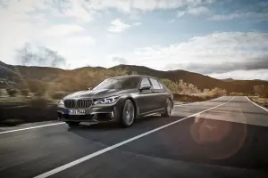 BMW M760Li xDrive MY 2017