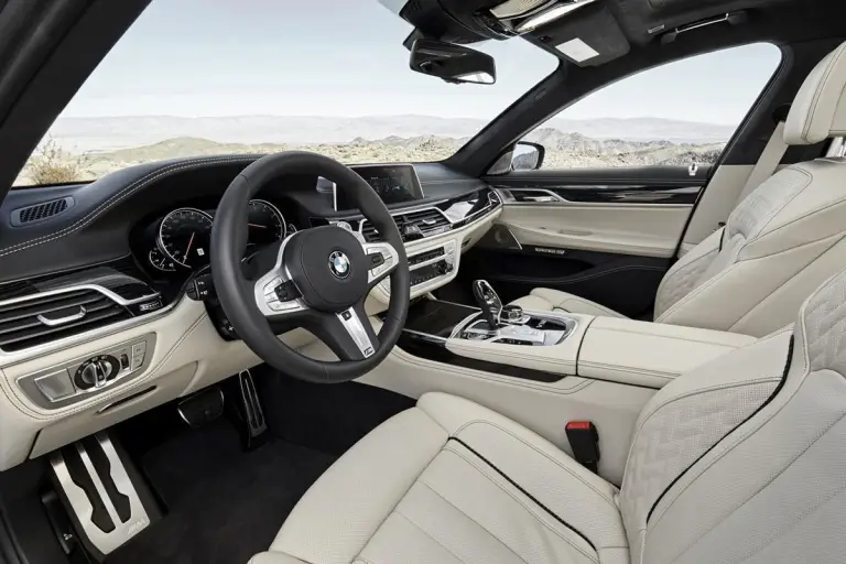 BMW M760Li xDrive - 117