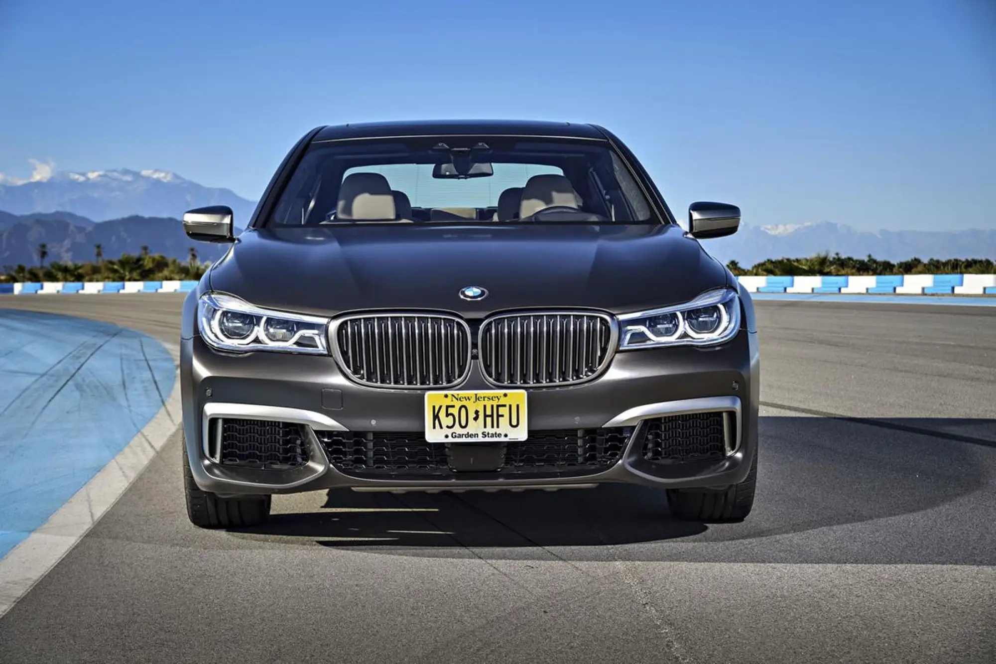 BMW M760Li xDrive - 128