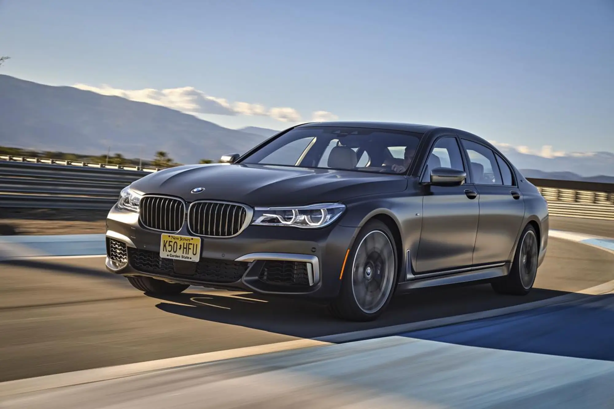 BMW M760Li xDrive - 130