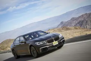 BMW M760Li xDrive - 45