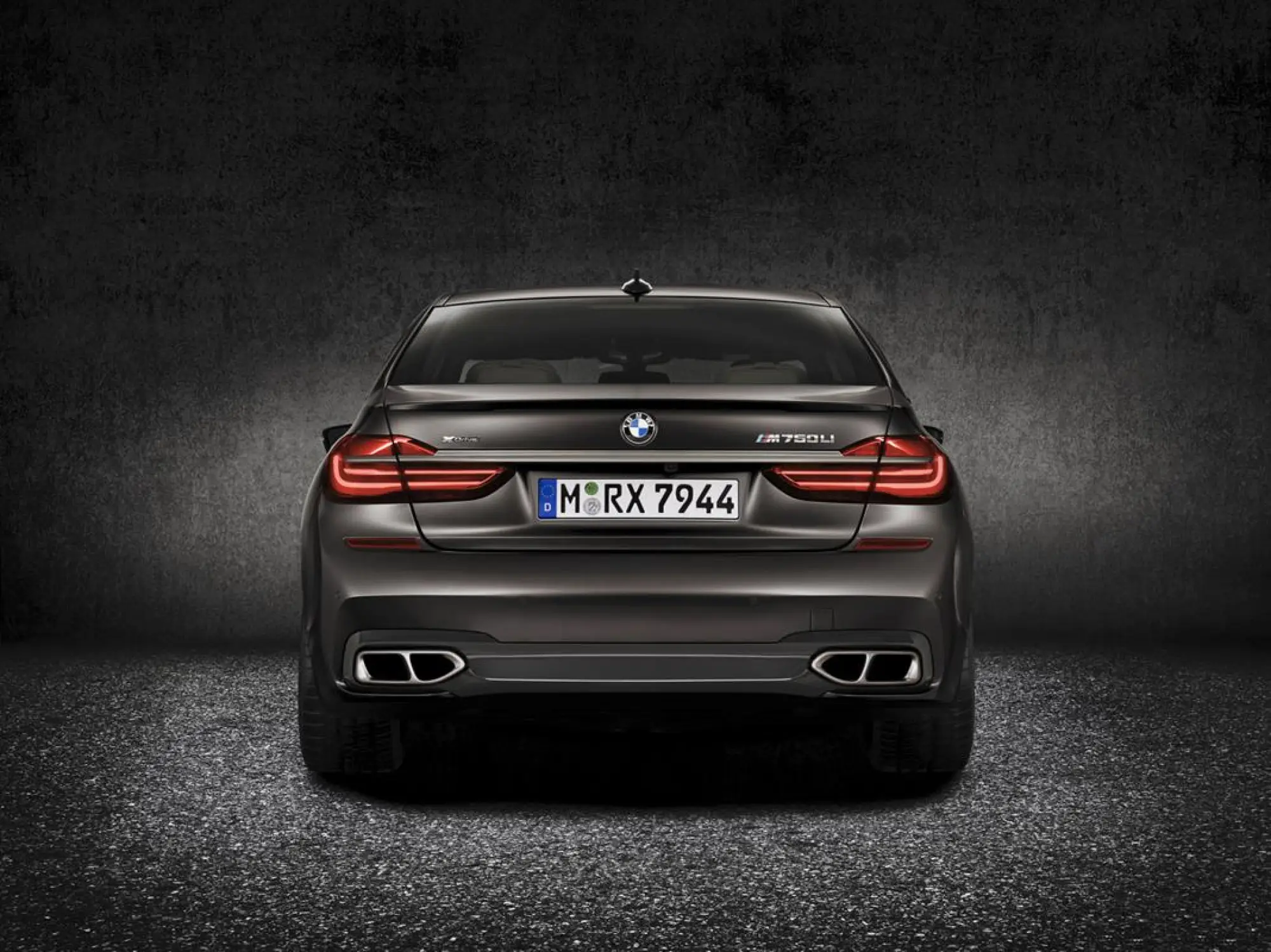 BMW M760Li xDrive - 4