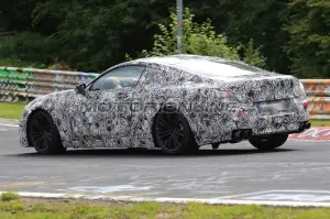 BMW M8 e Serie 8 con M Package - Foto spia 17-08-2017