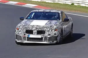 BMW M8 e Serie 8 con M Package - Foto spia 17-08-2017