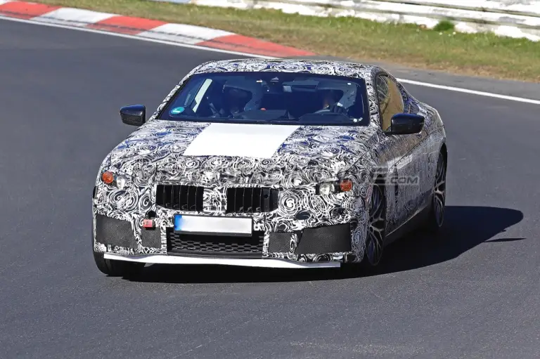 BMW M8 e Serie 8 con M Package - Foto spia 17-08-2017 - 11