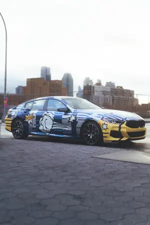 BMW M850i xDrive Gran Coupe x Jeff Koons - Foto - 3