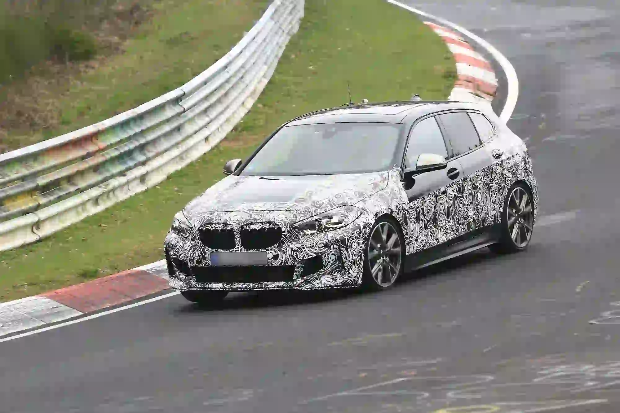 BMW Serie 1 2019 - Le foto spia dal Nurburgring - 3