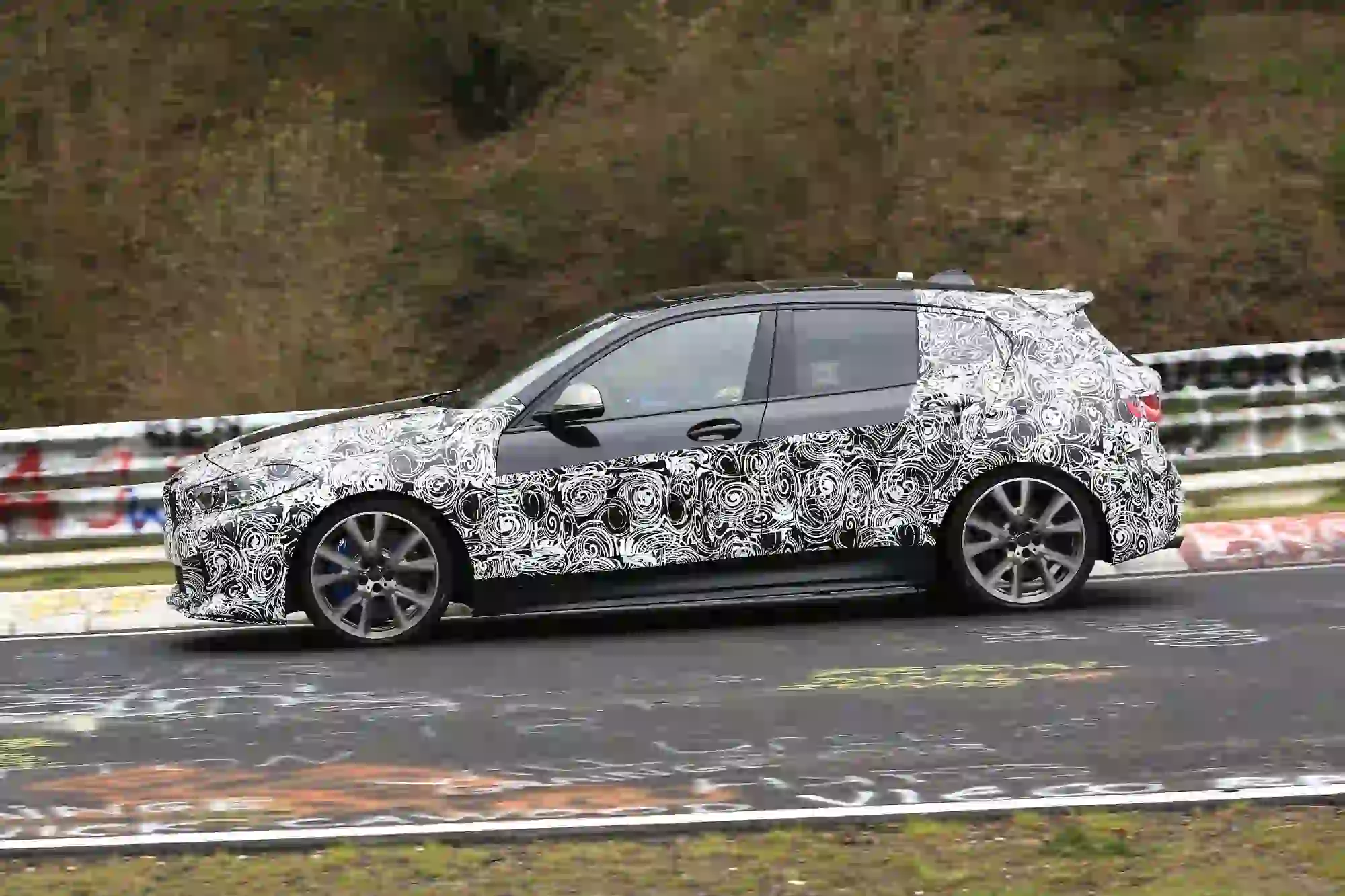 BMW Serie 1 2019 - Le foto spia dal Nurburgring - 5