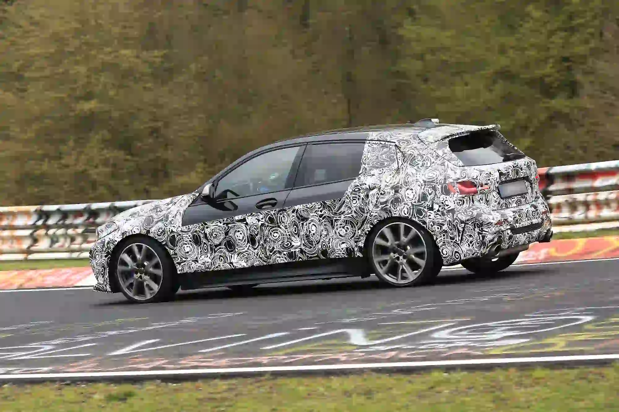 BMW Serie 1 2019 - Le foto spia dal Nurburgring - 6