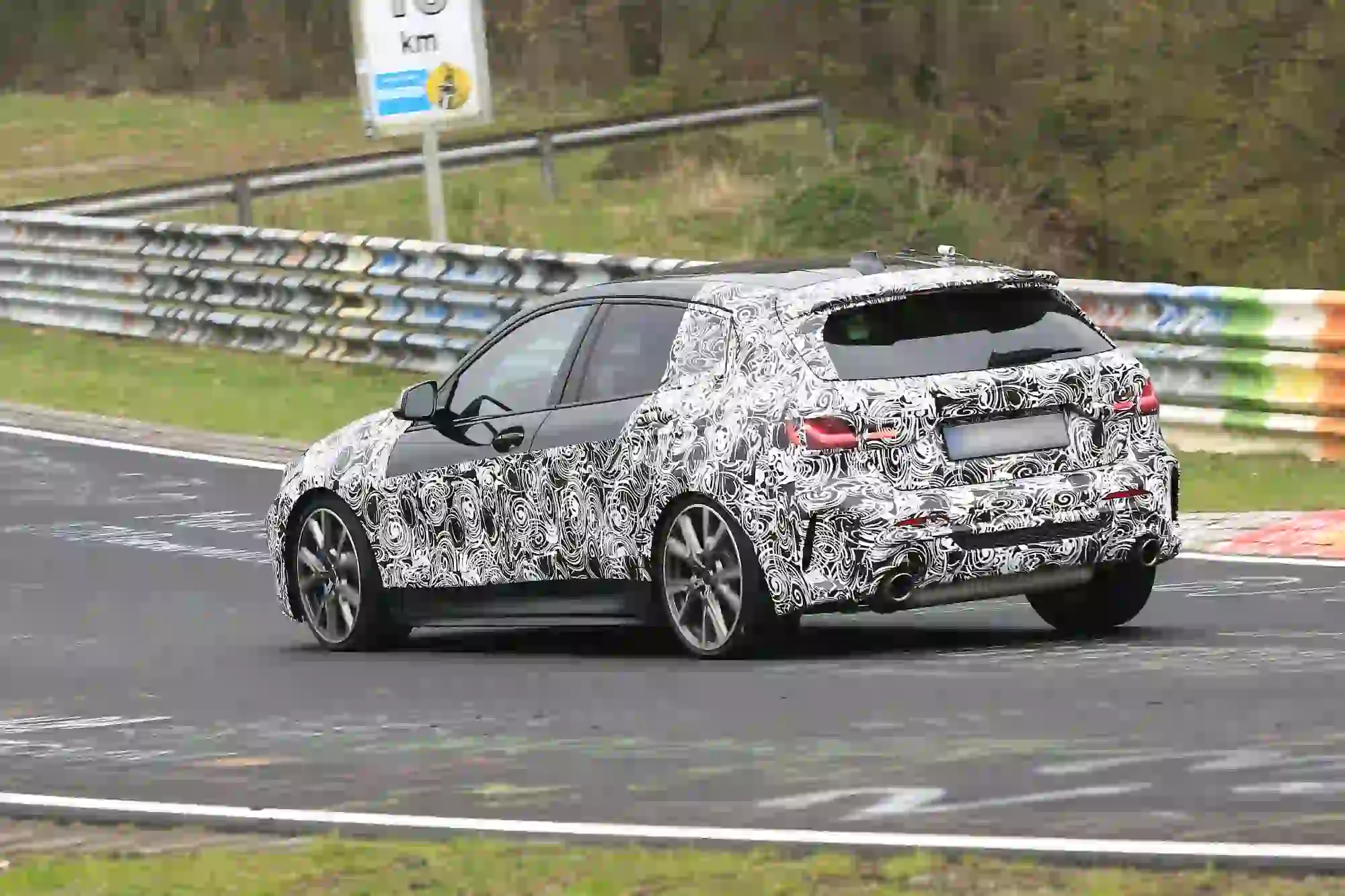 BMW Serie 1 2019 - Le foto spia dal Nurburgring - 7
