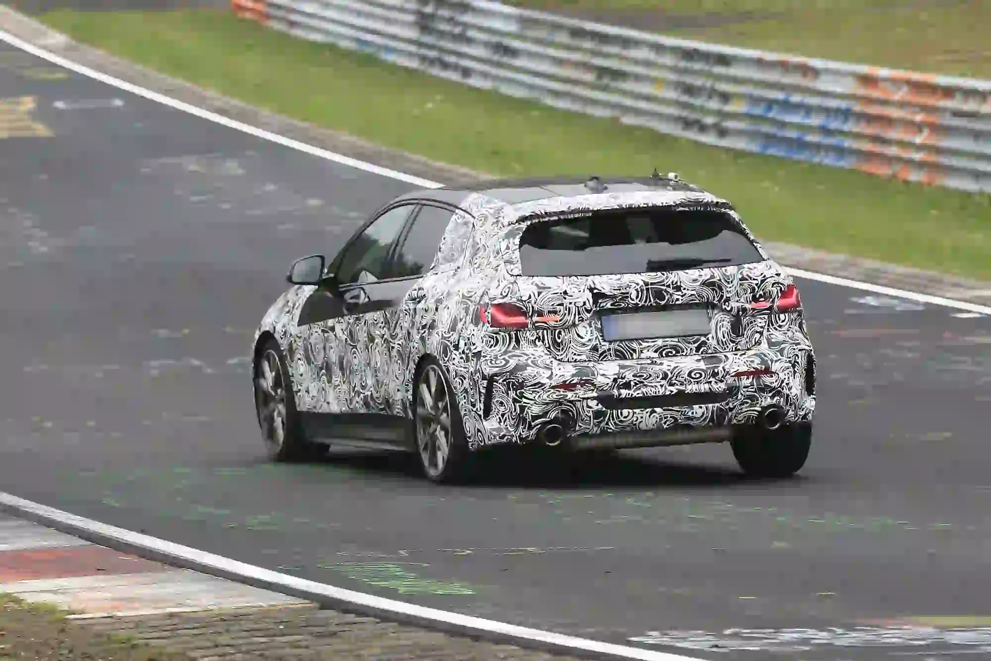 BMW Serie 1 2019 - Le foto spia dal Nurburgring - 8