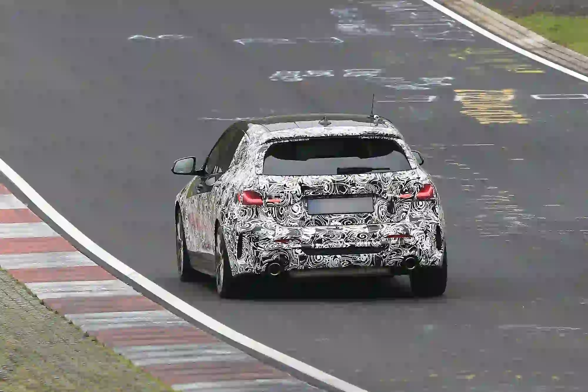 BMW Serie 1 2019 - Le foto spia dal Nurburgring - 9