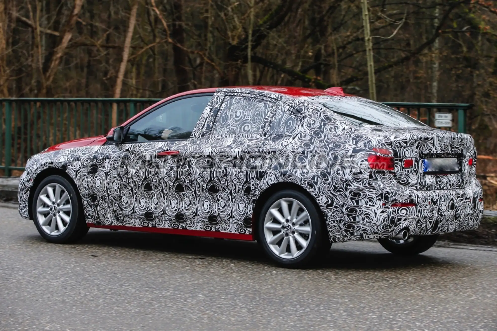 BMW Serie 1 berlina - Foto spia 11-02-2016 - 8