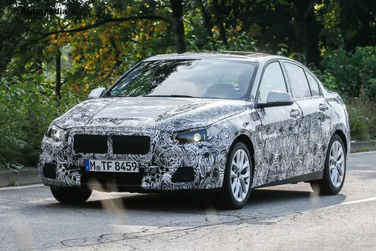 BMW Serie 1 berlina - foto spia (settembre 2014) - 2
