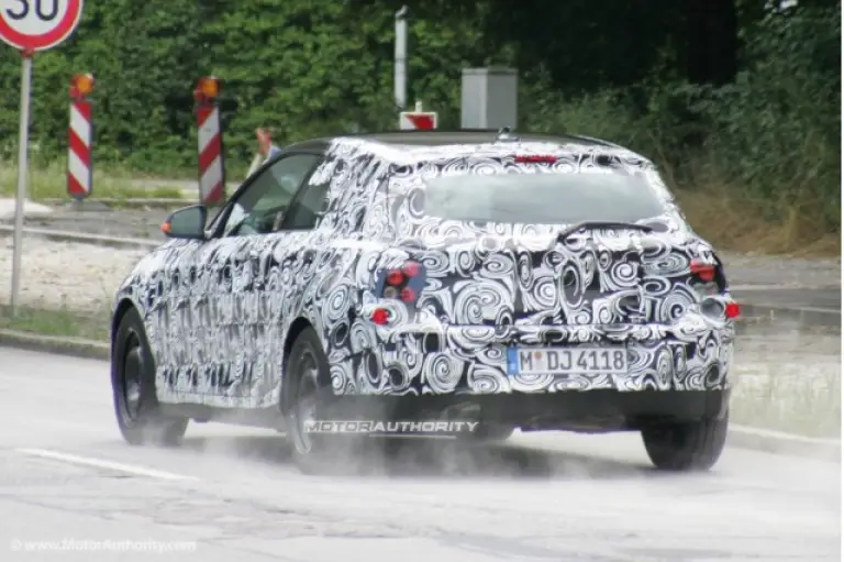 BMW Serie 1 F20/F21 2012 foto spia - 4