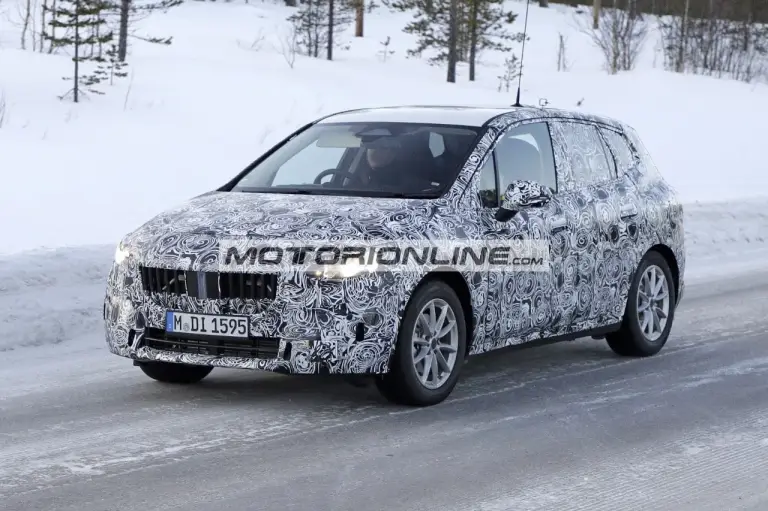 BMW Serie 2 Active Tourer - Foto spia 3-4-2020 - 13