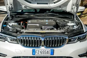 BMW Serie 3 330e 2020 - Prova su Strada - 17