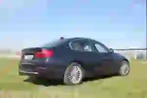 BMW Serie 3 330e: prova su strada - 3