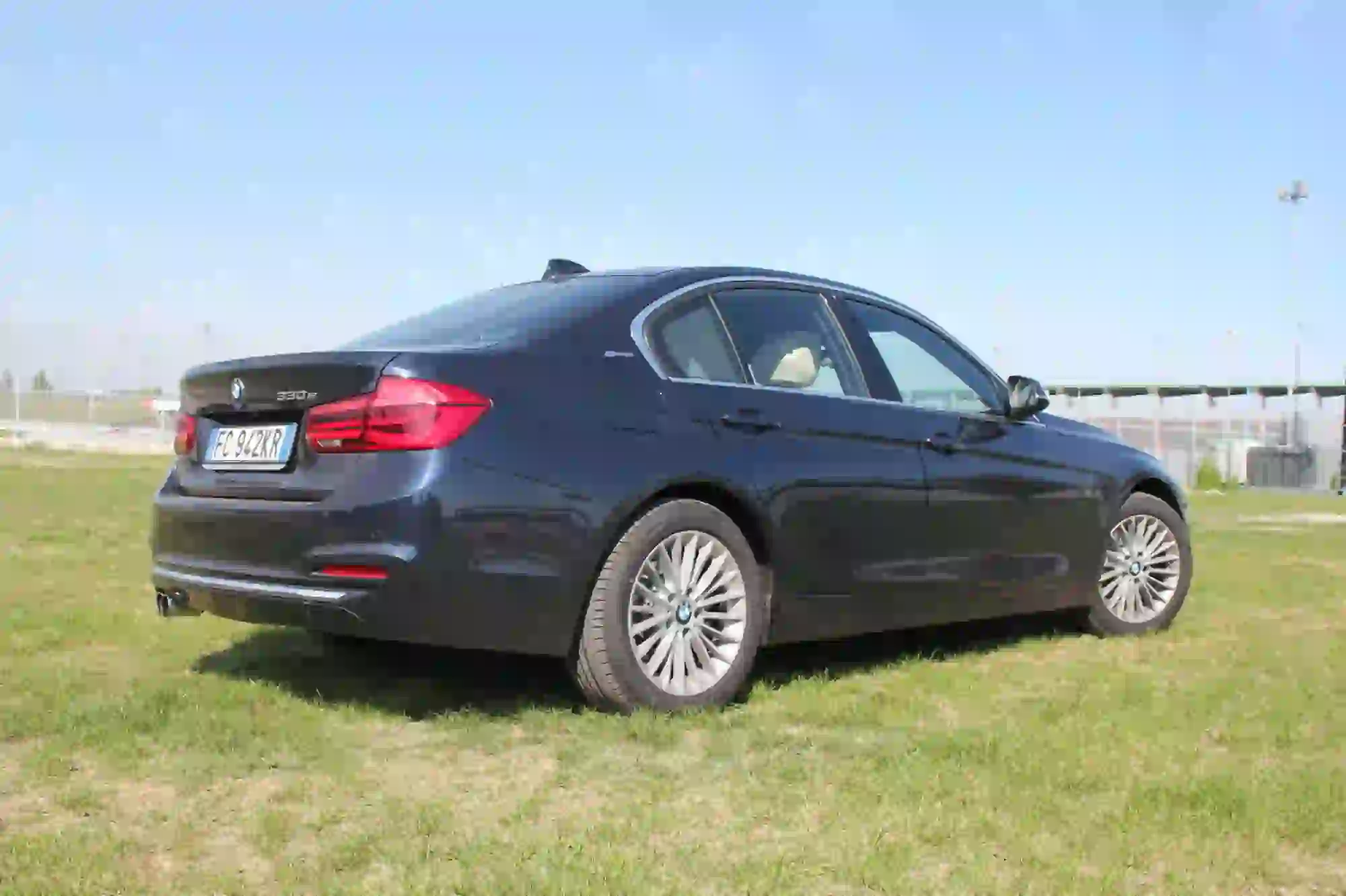 BMW Serie 3 330e: prova su strada - 4