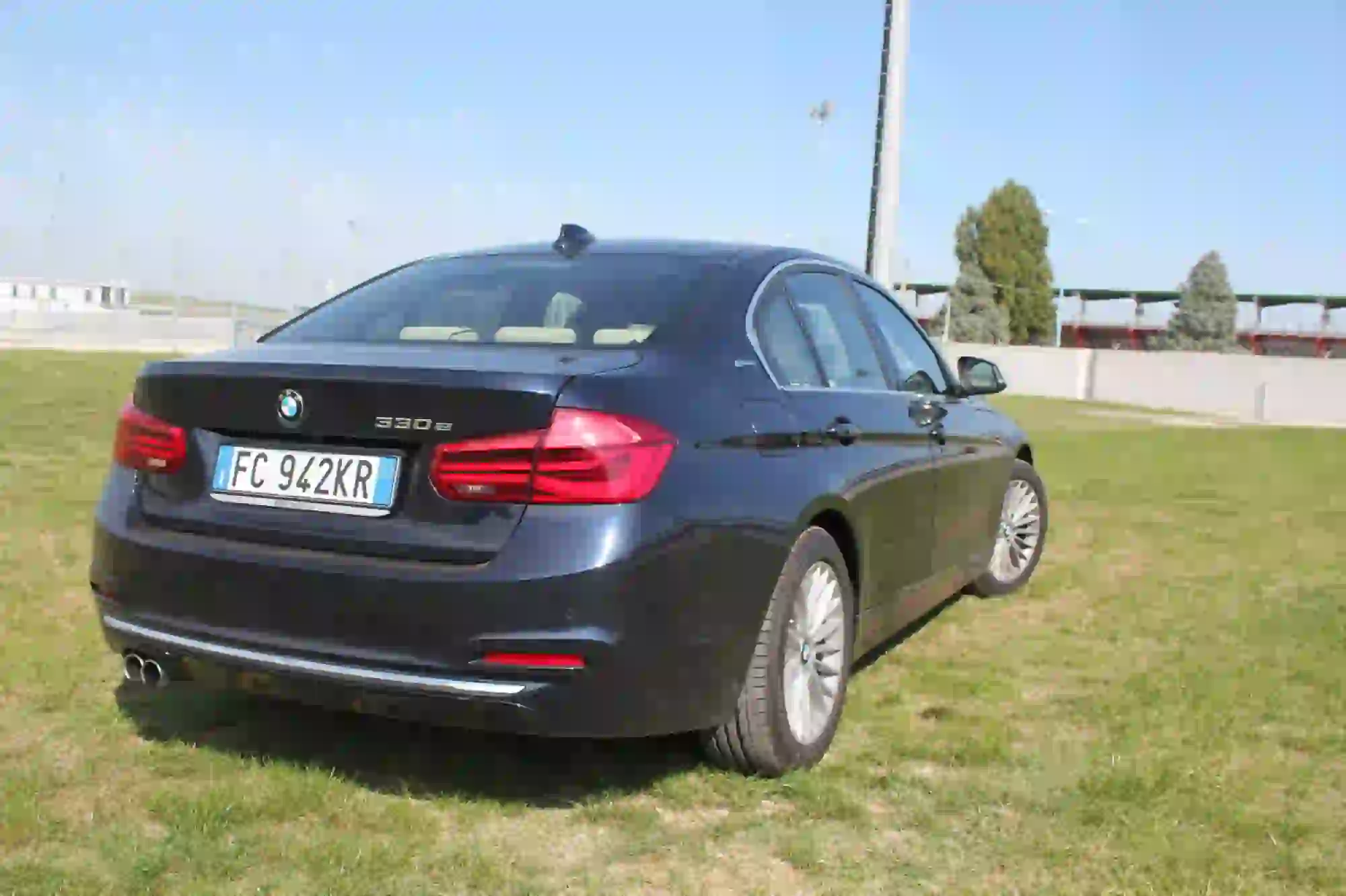 BMW Serie 3 330e: prova su strada - 5